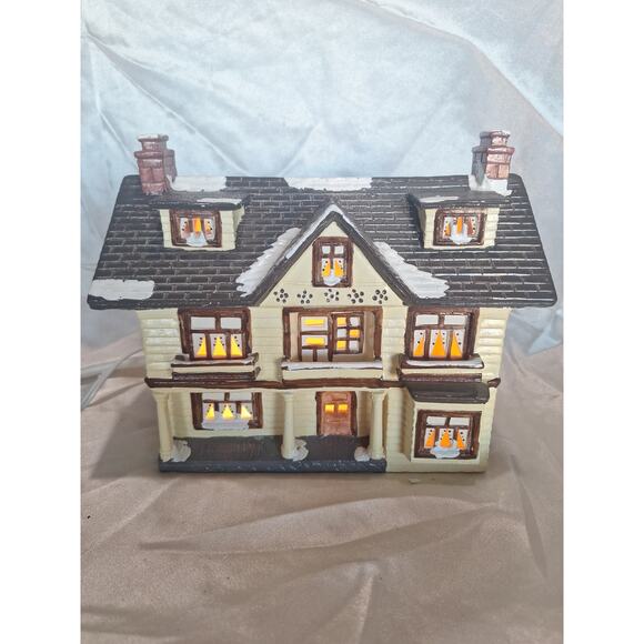 Yuletide Snow Hamlet “Mansion” 1987 Lighted Building w/ Box & Cord - Picture 1 of 9